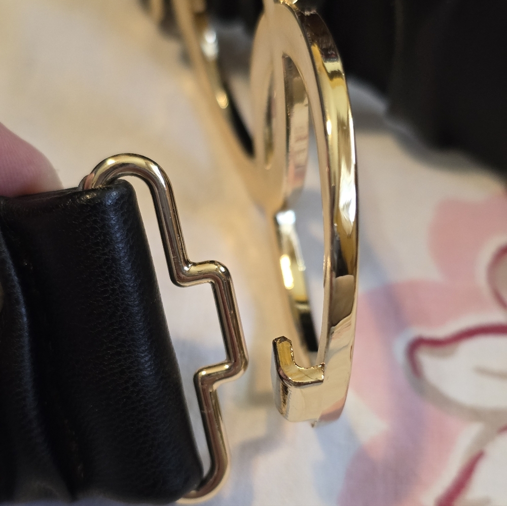 Strechy Black and Gold Women's Belt - Picture 3 of 7